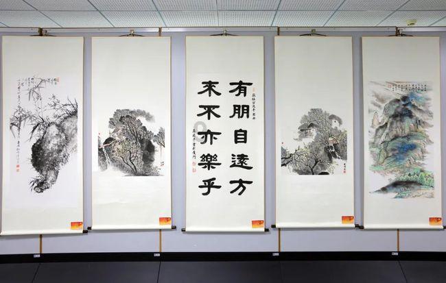 地板冒岩浆无敌版
