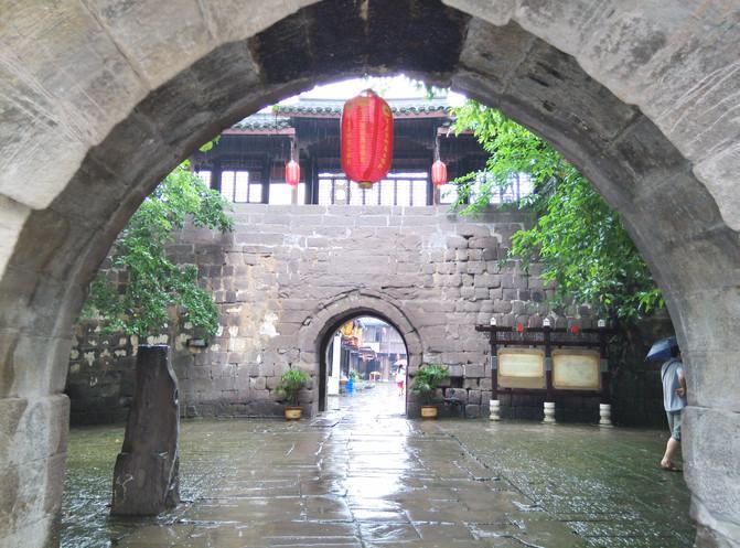 国网寻乌县供电公司：上门服务保返乡人员用电无忧